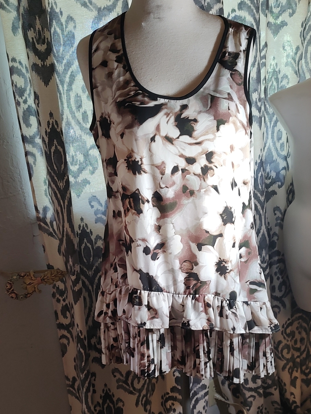 LOGO by Lori Goldstein Cream and Black Watercolor Floral Blouse